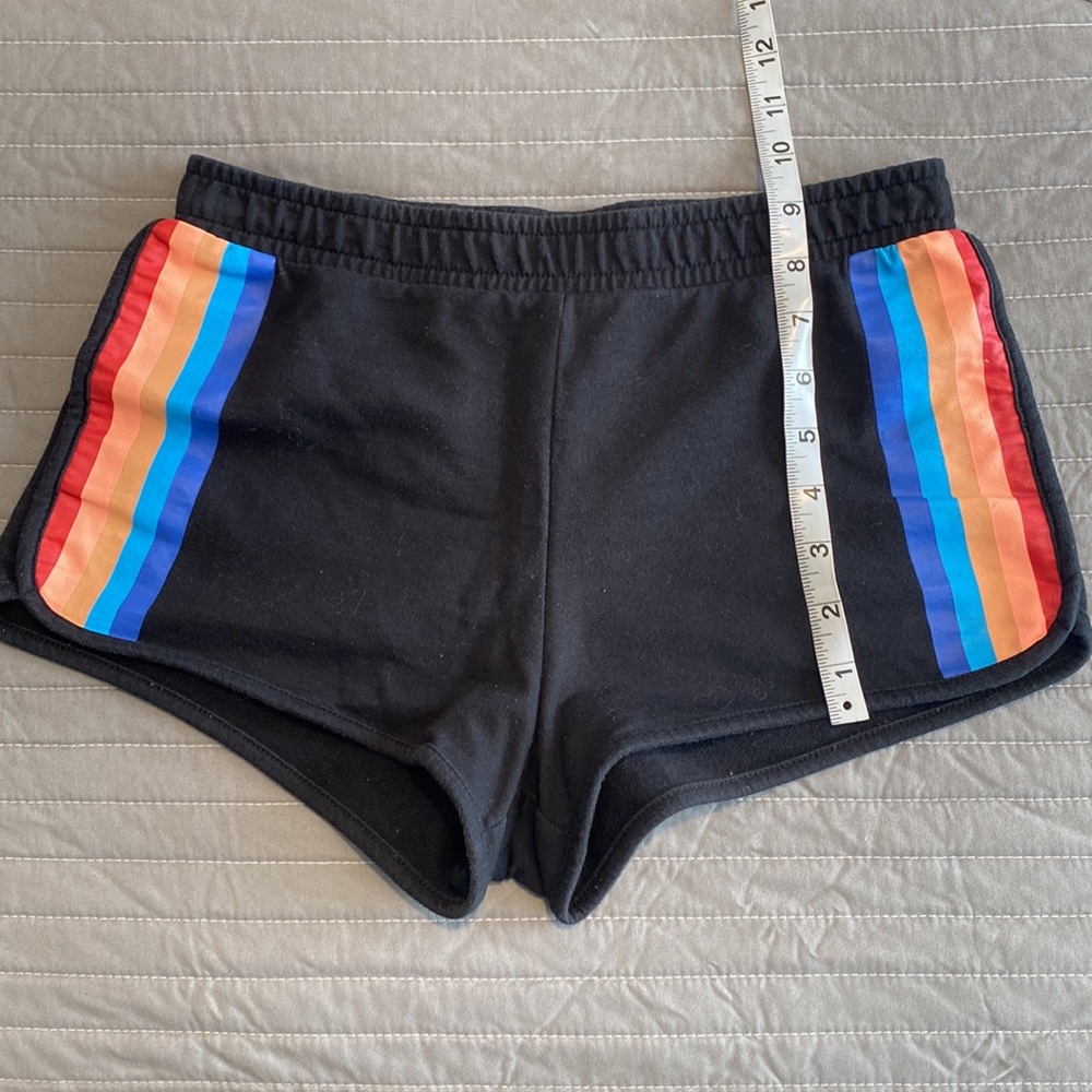 Forever 21 Retro Short - Picture 4 of 4